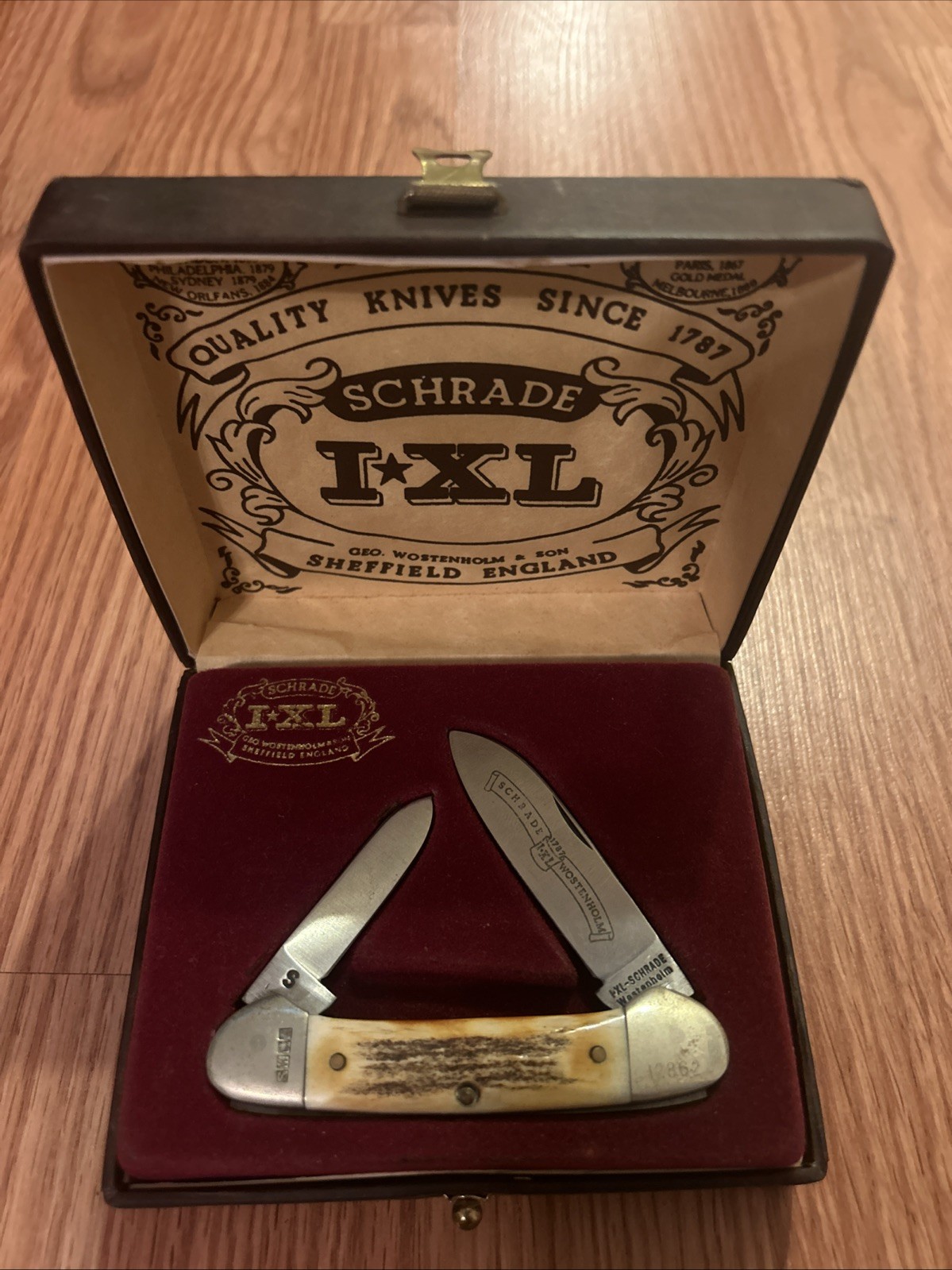 SCHRADE  I-XL Two Blade Knife Inbox BEAUTIFUL CONDITION, IN THE ORIGINAL BOX