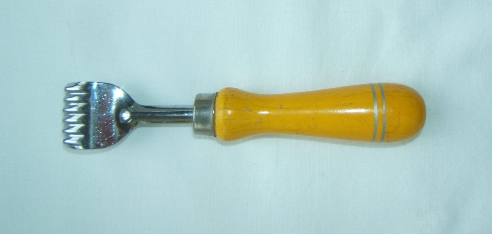 Vintage Nutbrown Butter Curler Yellow Wood Handle - Made in England Vintage Nutbrown Butter Curler Yellow Wood Handle - Made in England