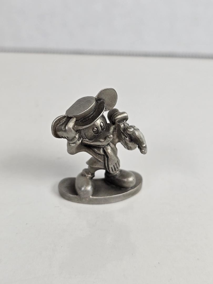 Hudson Fine Pewter 1983 Figurine Mickey\'s Christmas Carol. In mint condition