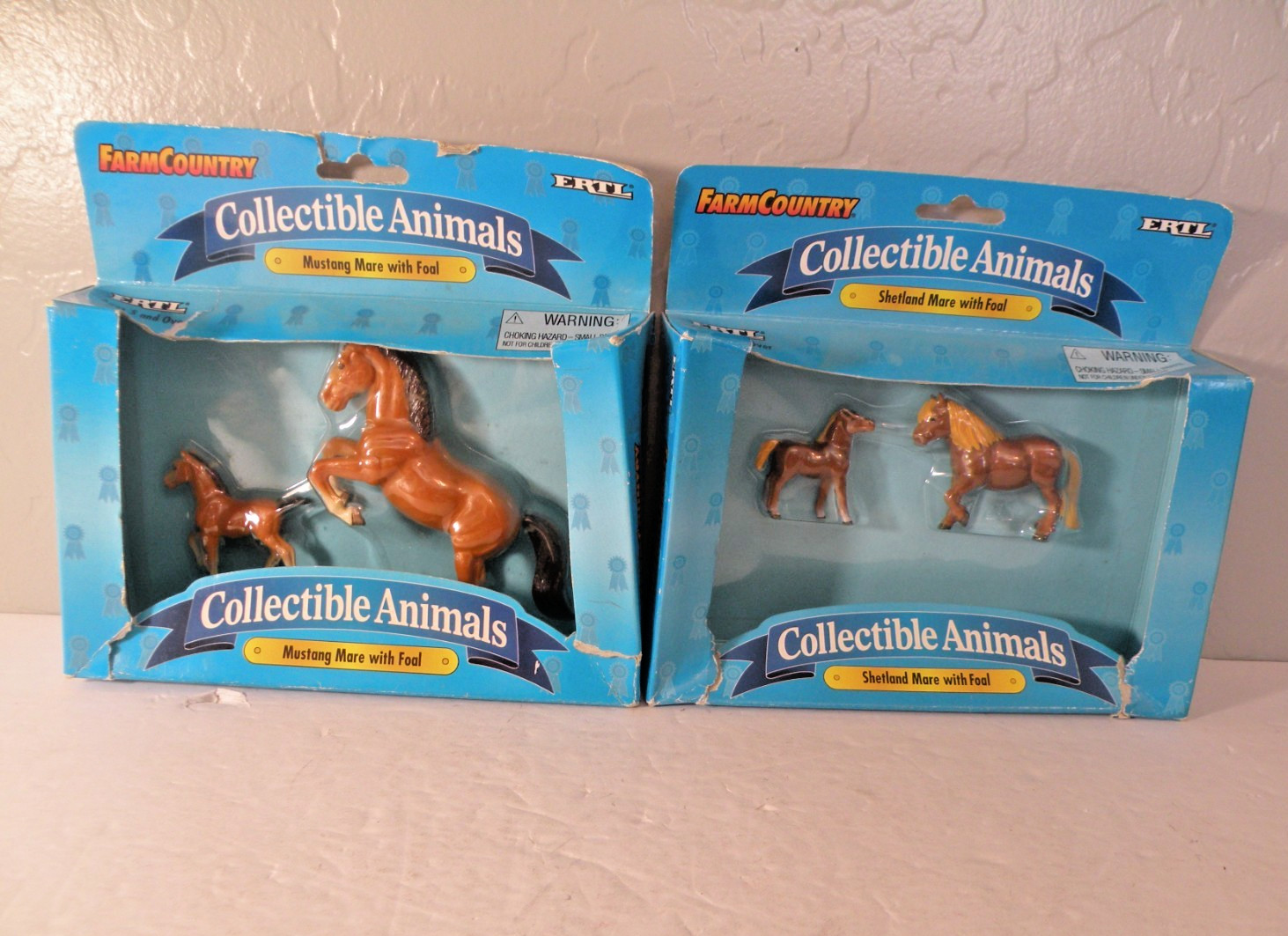 ERTL HORSE Shetland Mustang Mare With Foal 1996 Collectible Horse figurines