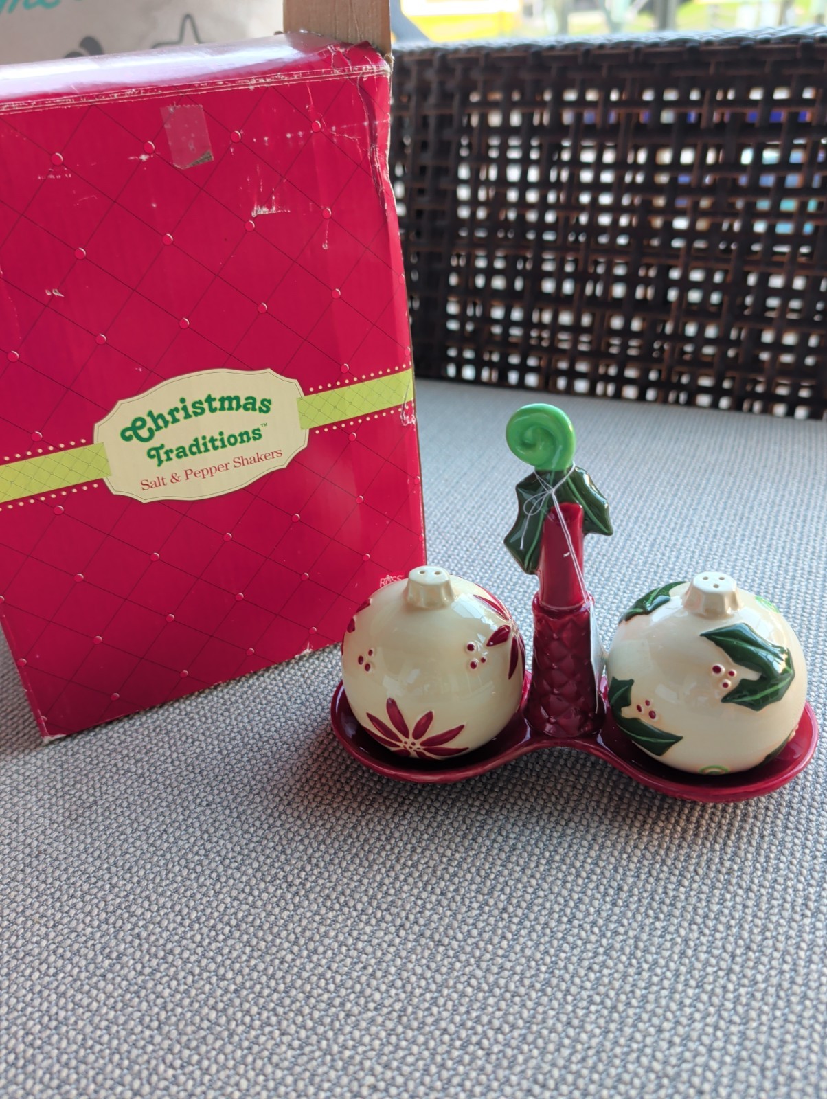 Vtg Russ Berrie & Co Christmas Traditions Salt & Pepper Shakers Ceramic NOS