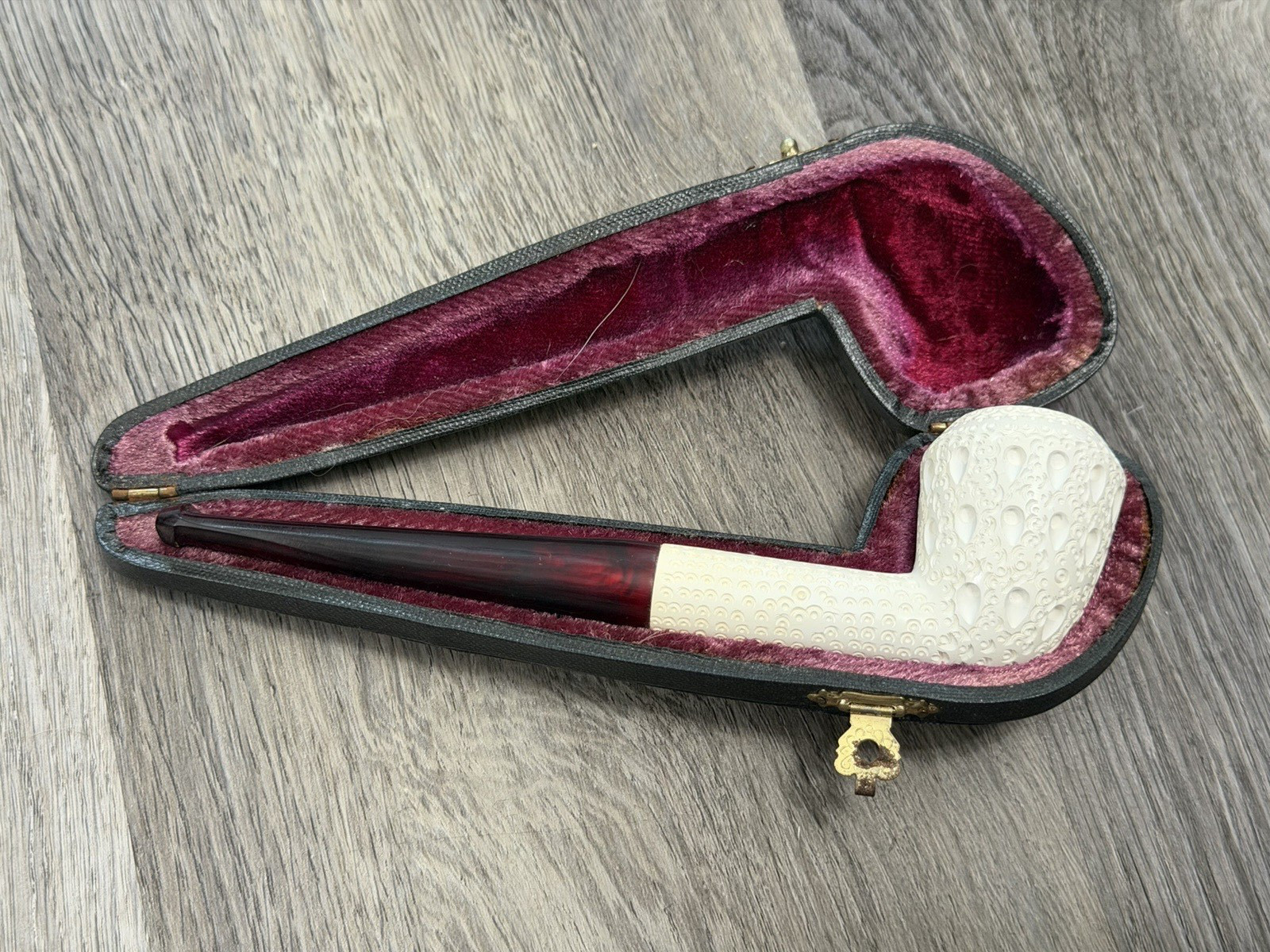 VINTAGE MEERSCHAUM LATTICE BLOCK PIPE NEW UNSMOKED ORIGINAL CASE VINTAGE MEERSCHAUM LATTICE BLOCK PIPE NEW UNSMOKED ORIGINAL CASE