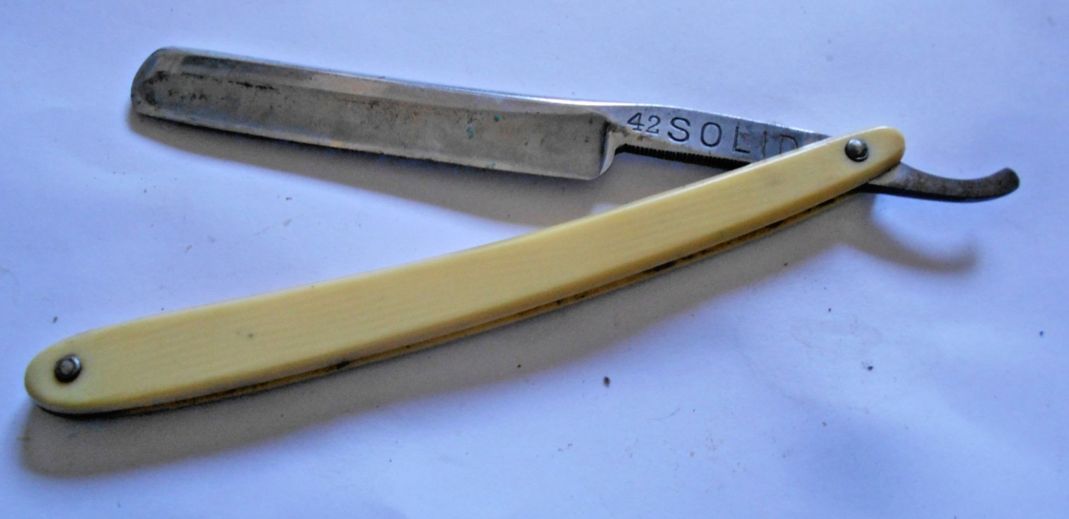 WW1 VINTAGE CUT THROAT RAZOR 1930s SOLID BRAND GERMANY PEARL HANDLE RARE