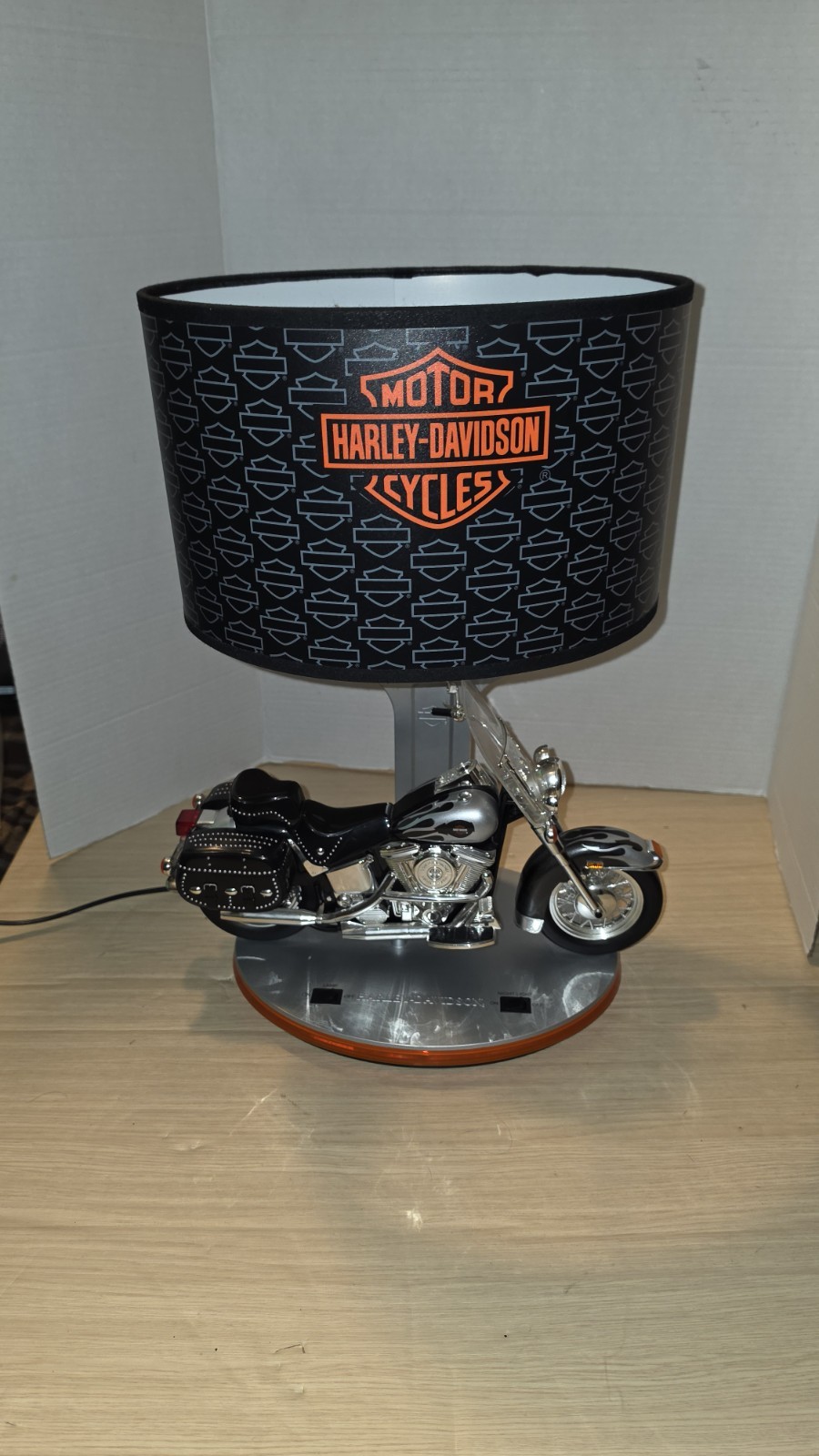 Harley-Davidson 2004 Heritage Softail Table Lamp Night Light/TESTED/READ DESCRIP Harley-Davidson 2004 Heritage Softail Table Lamp Night Light/TESTED/READ DESCRIP