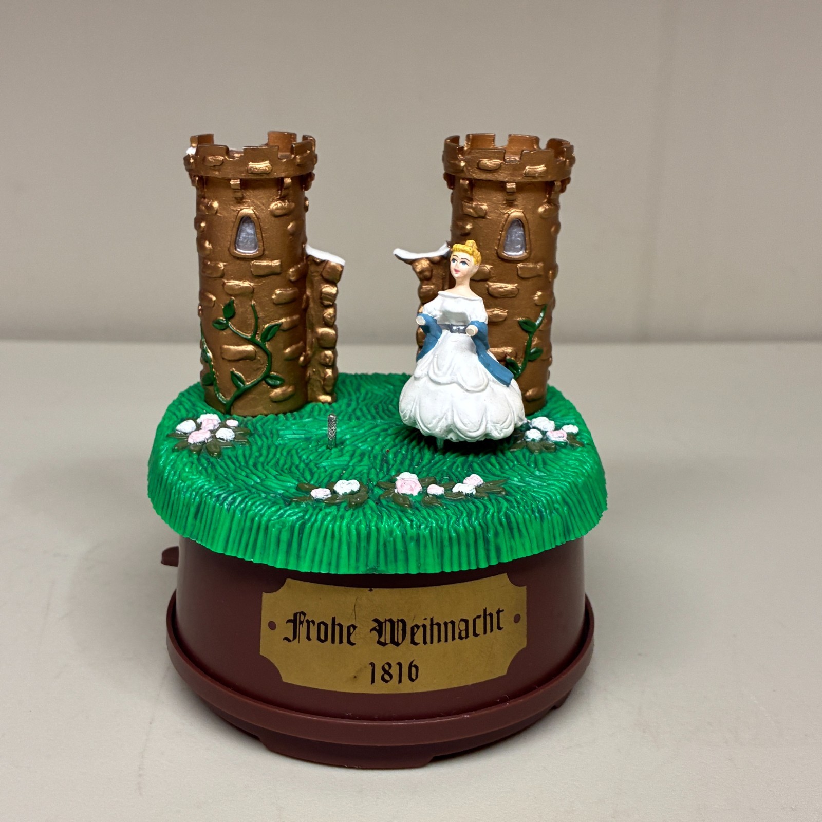 Vintage Byers Choice Drosselmeier Music Box Frohe Weihnacht 1816 Castle Scene