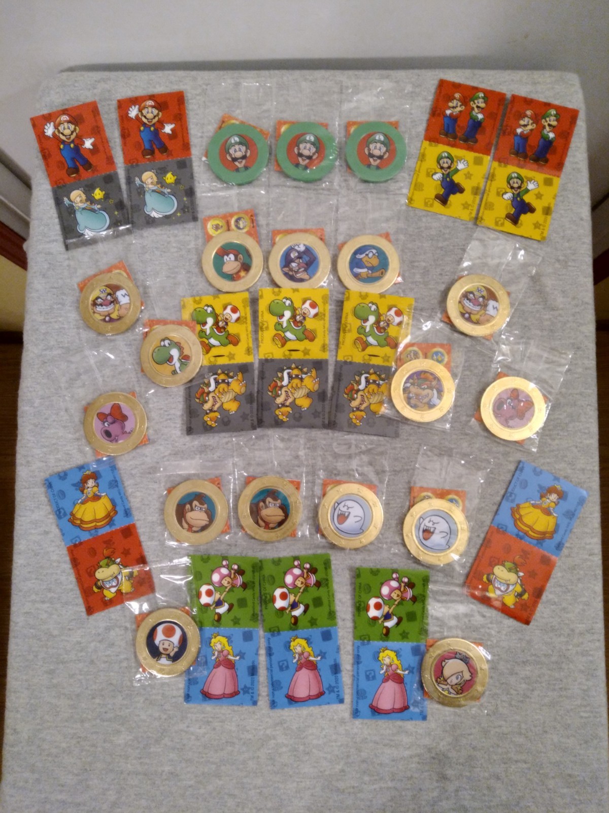 FRANKFORD WONDER BALL SUPER MARIO COLLECTOR COINS LOT OF 18 - SEALED