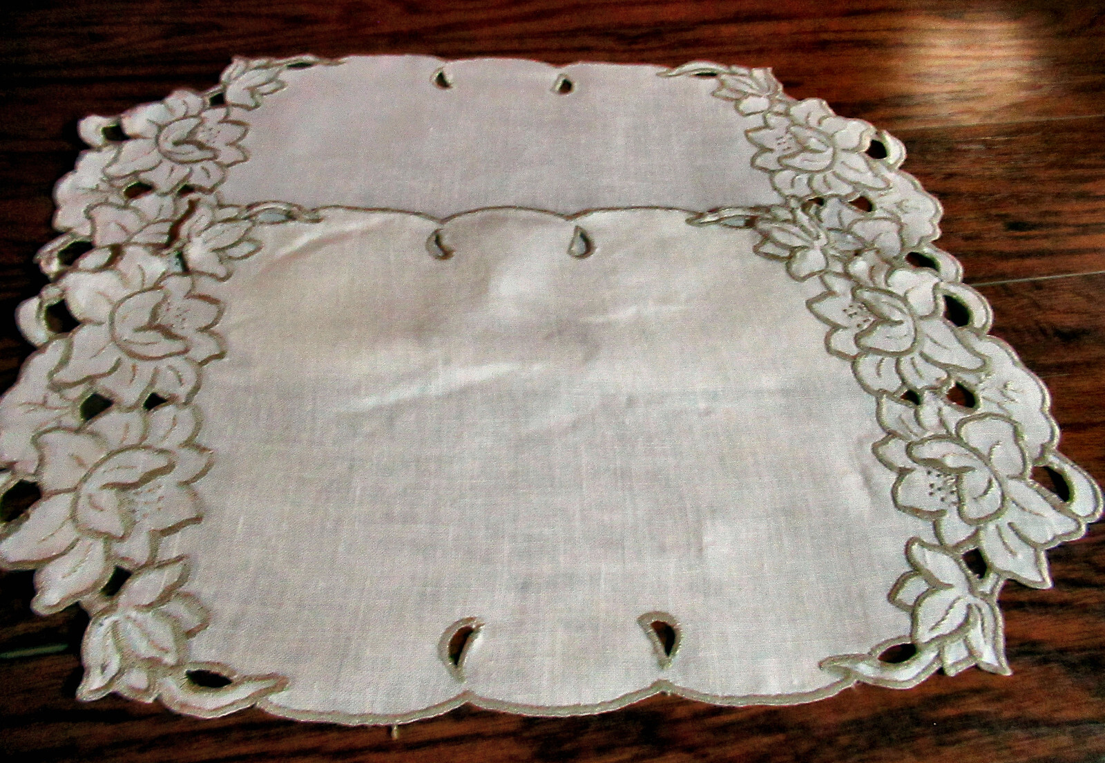 Vtg Pair Table Runners 18\
