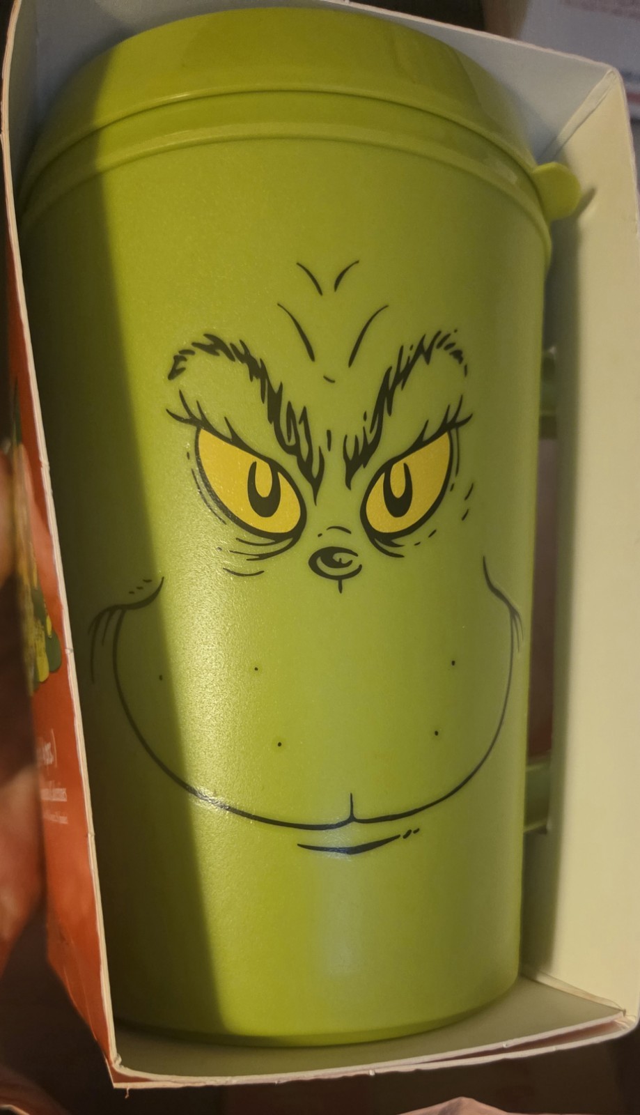 The GRINCH by DR. SEUSS Socks & Plastic Guzzler Combo BRAND NEW STRAW WRAPPED BN