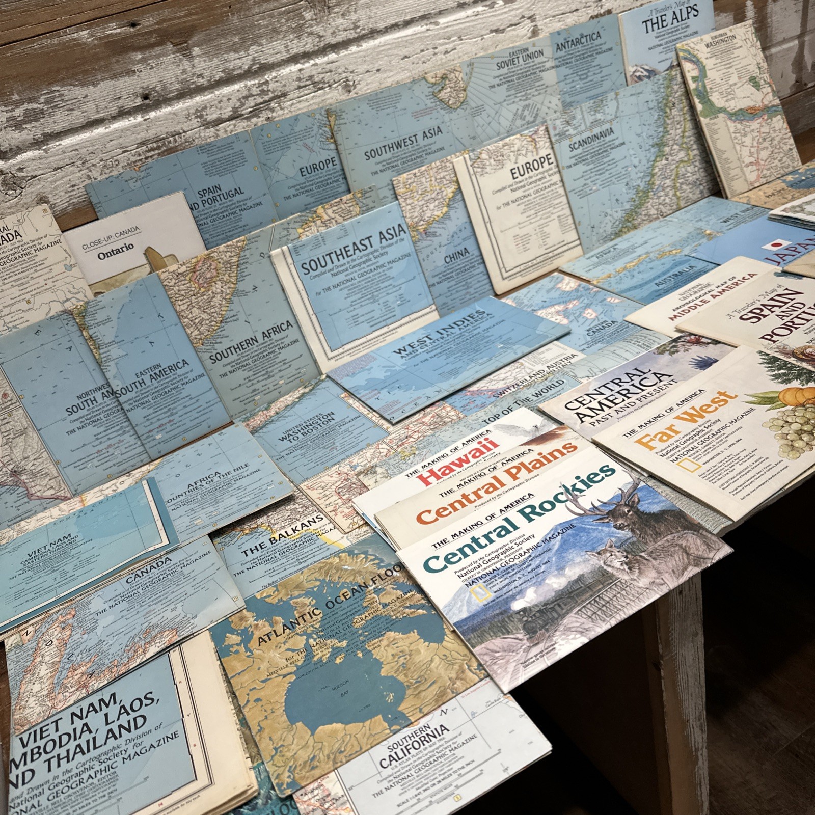 VTG 1960s-80s National Geo Lot Of 45 Maps Asia USA Europe Africa Oceans Hawaii +