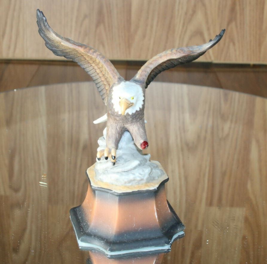 Bald Eagle Missing Talon Injured Phantom Handicapped Figurine appr 5\