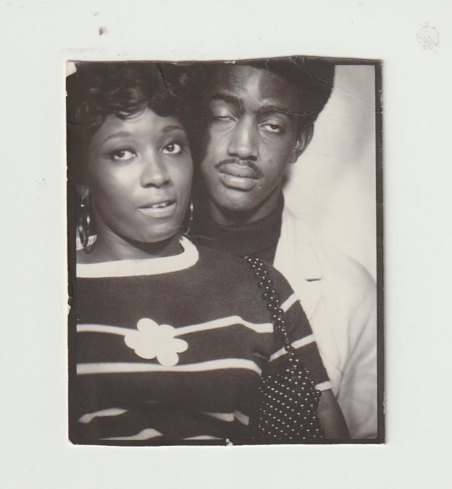 VINTAGE PHOTO BOOTH - SWEET AFRICAN-AMERICAN COUPLE VINTAGE PHOTO BOOTH - SWEET AFRICAN-AMERICAN COUPLE