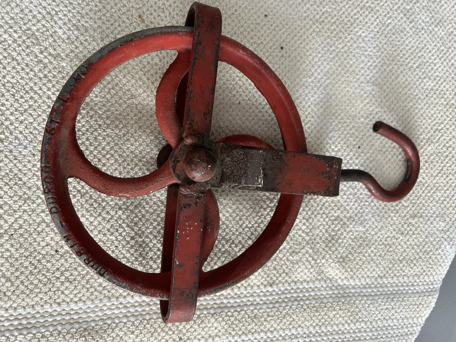 Vintage 7 1/2” Rope ( Well ) pulley.