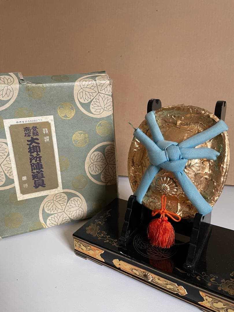 Japanese Jingasa Display Hat Gogatsu Doll Accessory Gold Tone Stand & Box