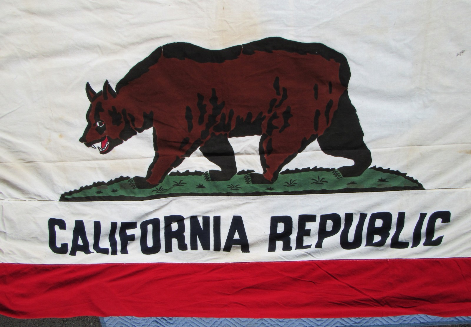 MASSIVE Antique 1920S Vintage Early California Republic Flag Red Cotton 5'X8' MASSIVE Antique 1920S Vintage Early California Republic Flag Red Cotton 5'X8'
