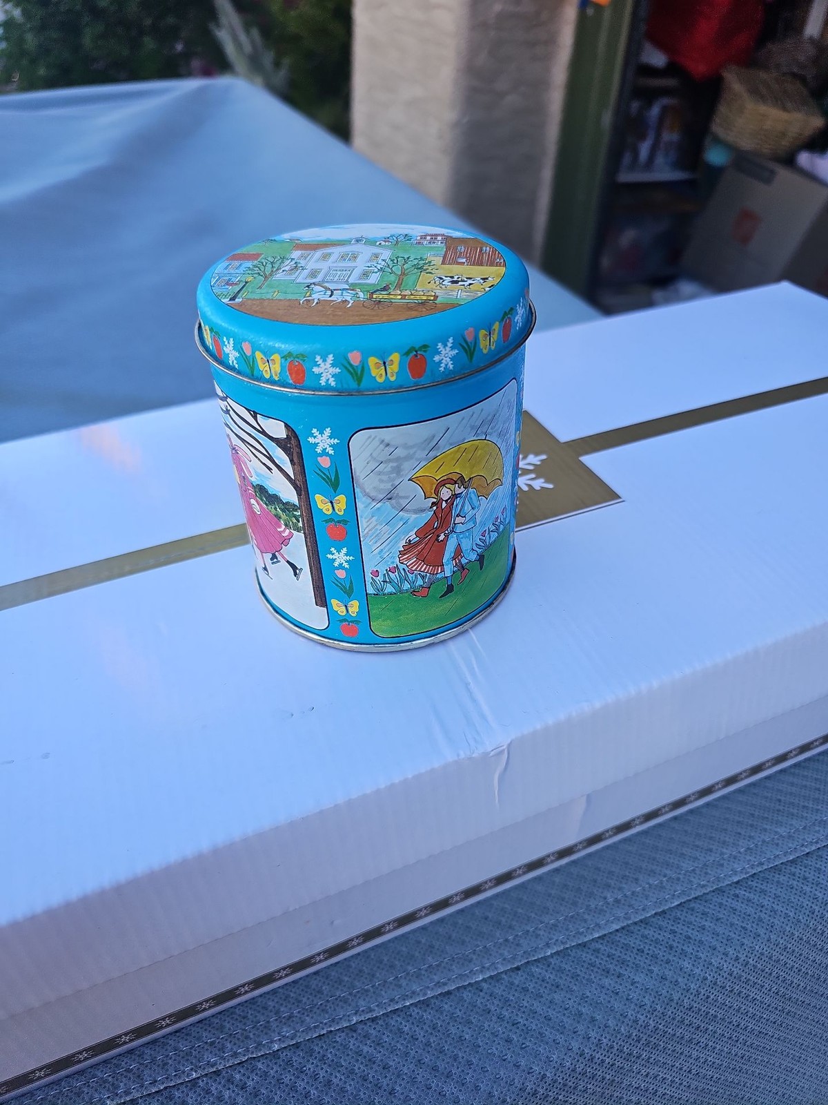 Vintage Mary Kay Four Seasons Collectible Tin
