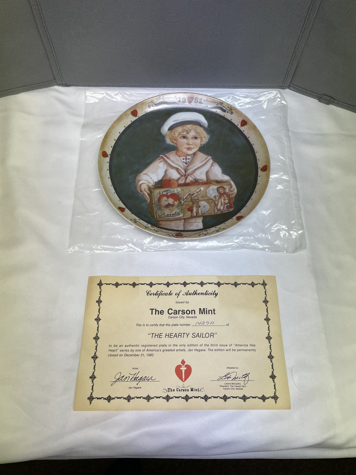 Carson Mint “THE HEARTY SAILOR”  Vintage1982 Plate w/Certificate of Authenticity