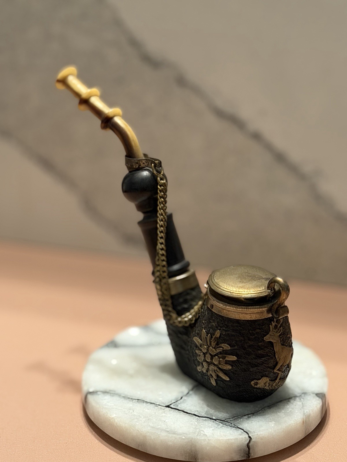 Vintage BBK Swiss made Hinged Lid Deer Figural Hunting Tobacco Pipe - Very Nice