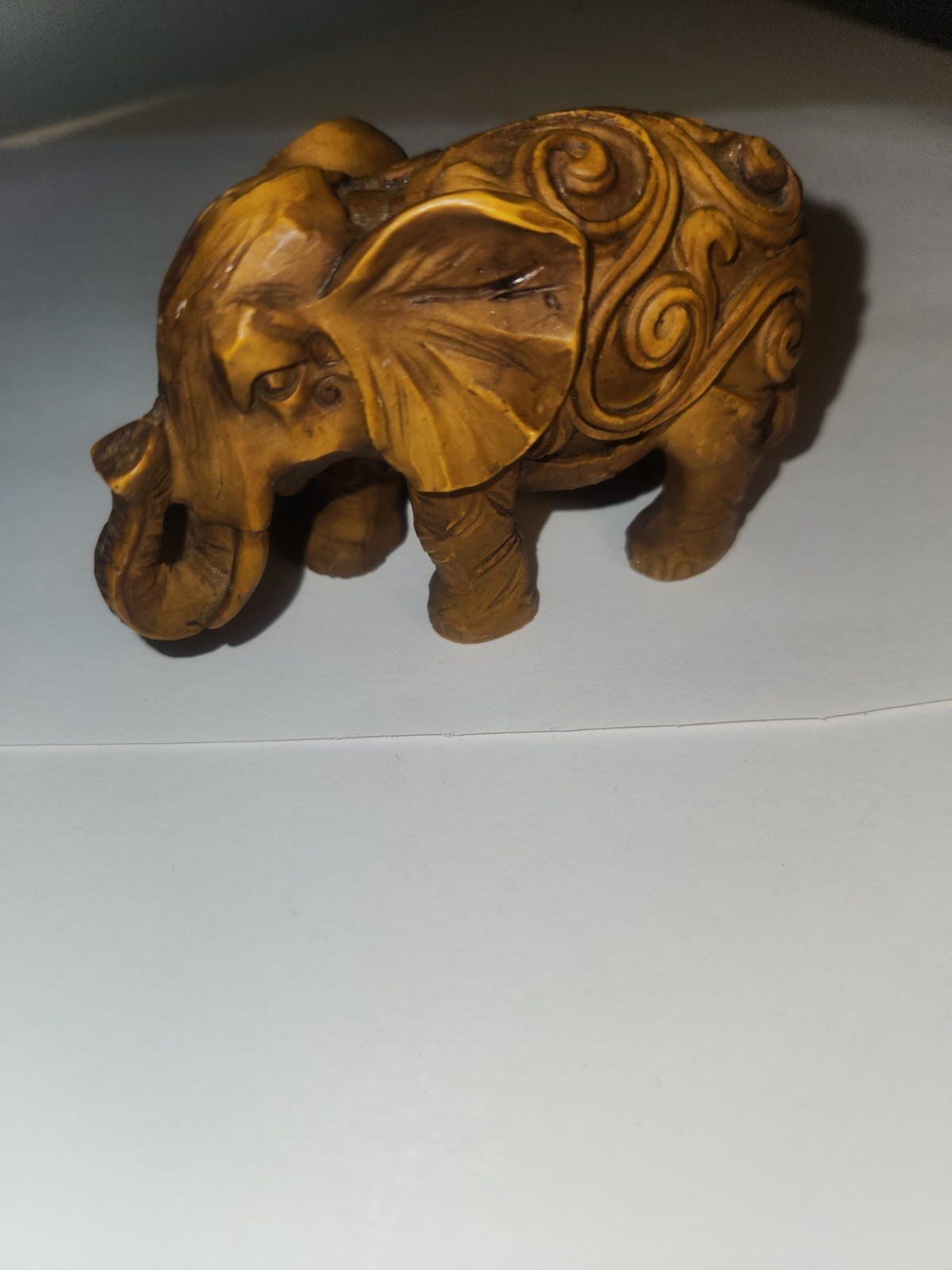 Vintage.borneo Ironwood Elephant Figurine: 92.5 Grams. Sinks. Hand Carved 