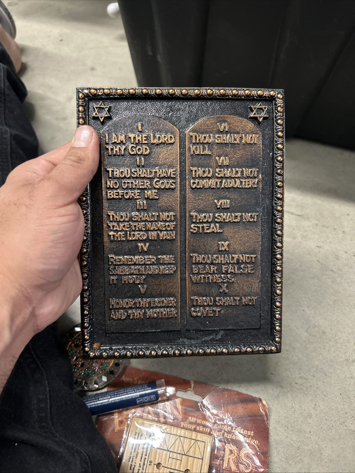 VINTAGE BRONZED PLAQUE WITH THE 10 COMMANDMENTS. 8 1/4\