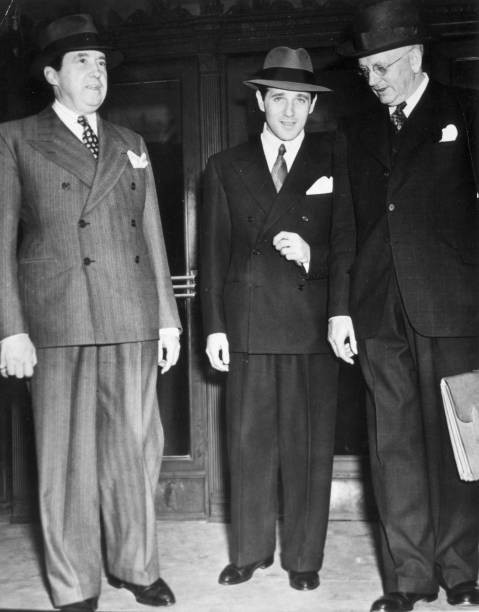 American gangster Benjamin Bugsy Siegel standing with two unidentif- Old Photo