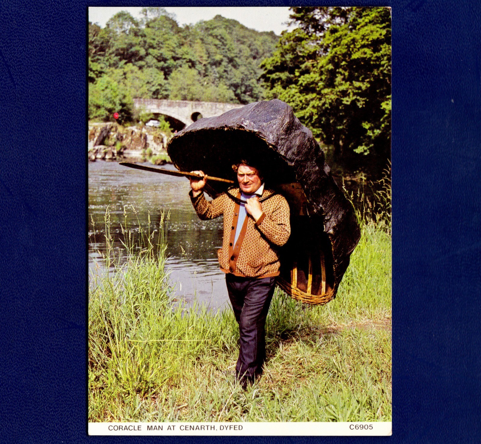 UNPOSTED POSTCARD, CORACLE MAN AT CENARTH, DYFED, WALES