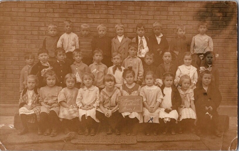 RPPC Postcard Grade 1 One Class Photo Shabonna School Ottawa IL Illinois   D-664