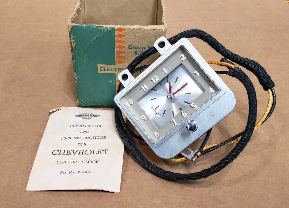 1949 Chevrolet NOS Accessory Dash Clock DELCO Appliance General Motors CO 986348