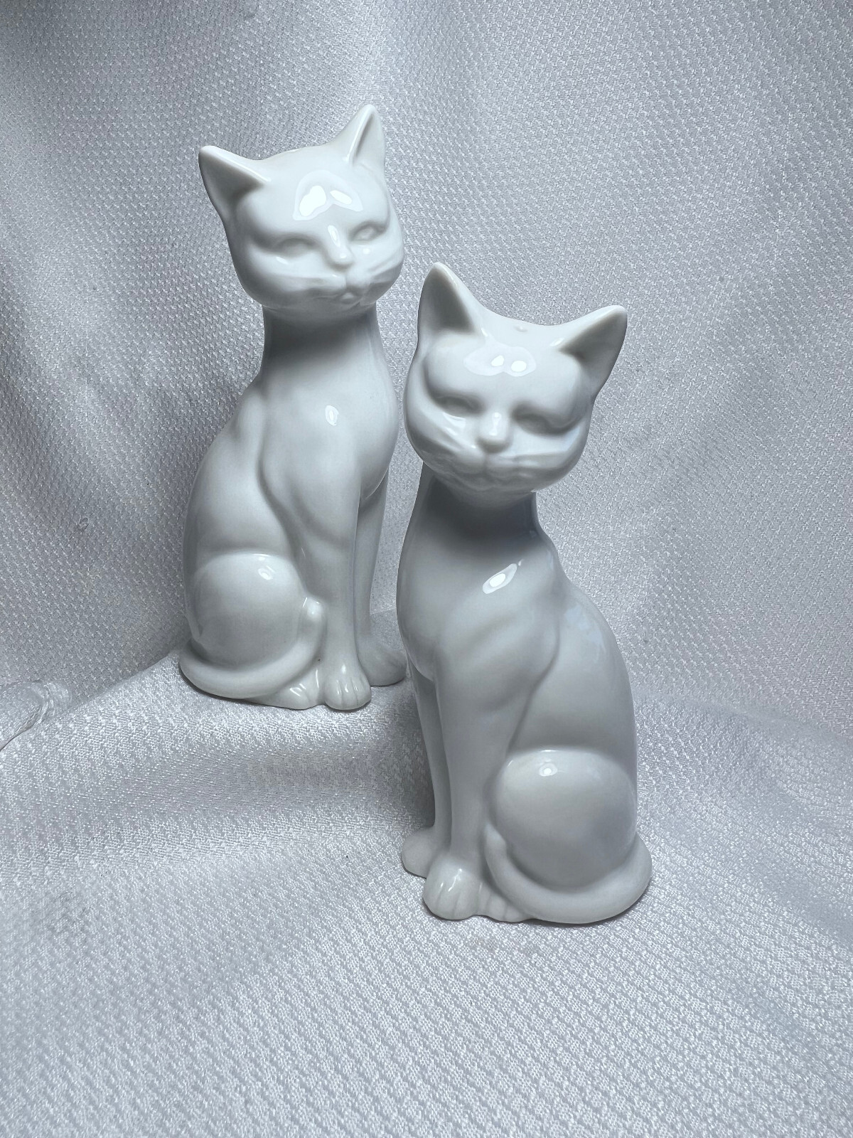 Tall Elegant Regal White Cat Feline Salt & Pepper Shakers Set HH Made In Japan