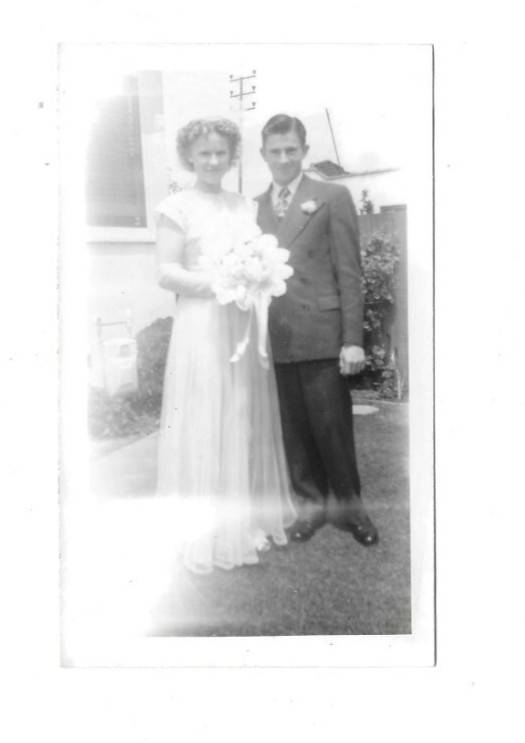 B&W Young Couple in Formal Wear Dress Wedding Flower Bouquet Snapshot Photo B&W Young Couple in Formal Wear Dress Wedding Flower Bouquet Snapshot Photo