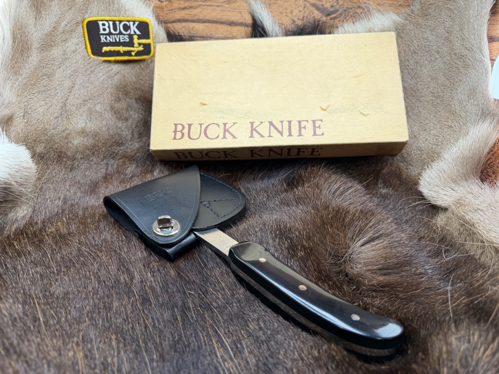 Vintage 106 Pre 1967 Buck  Hatchet / Axe One Liner Black Handle Mint & Rare