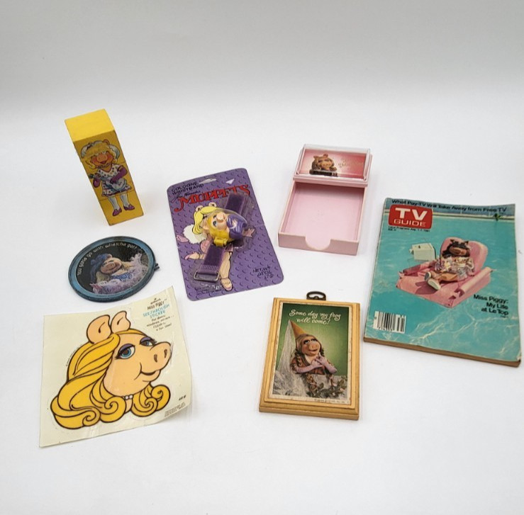 Lot of Vintage Muppets Miss Piggy Novelty Items. Plaque, sticker, TV Guide Lot of Vintage Muppets Miss Piggy Novelty Items. Plaque, sticker, TV Guide