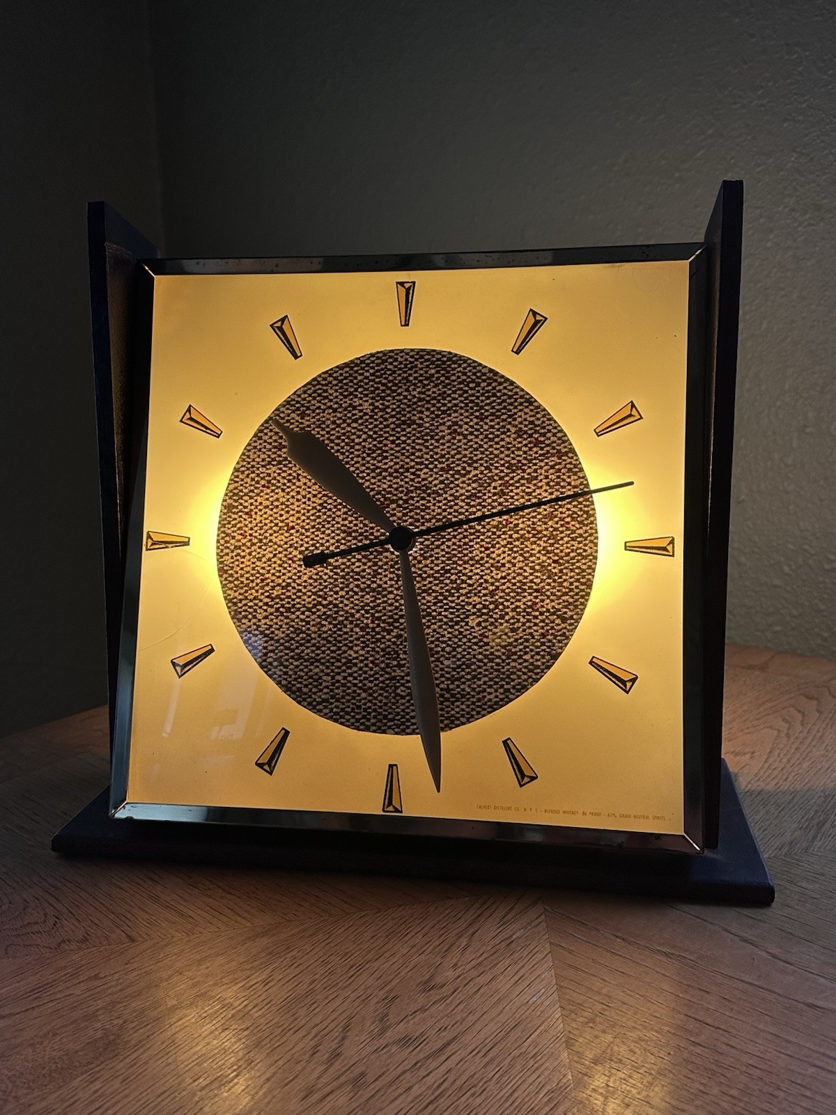 Rare Vintage 1950s Calvert Distillers Illuminated Counter/Bar Clock - Working