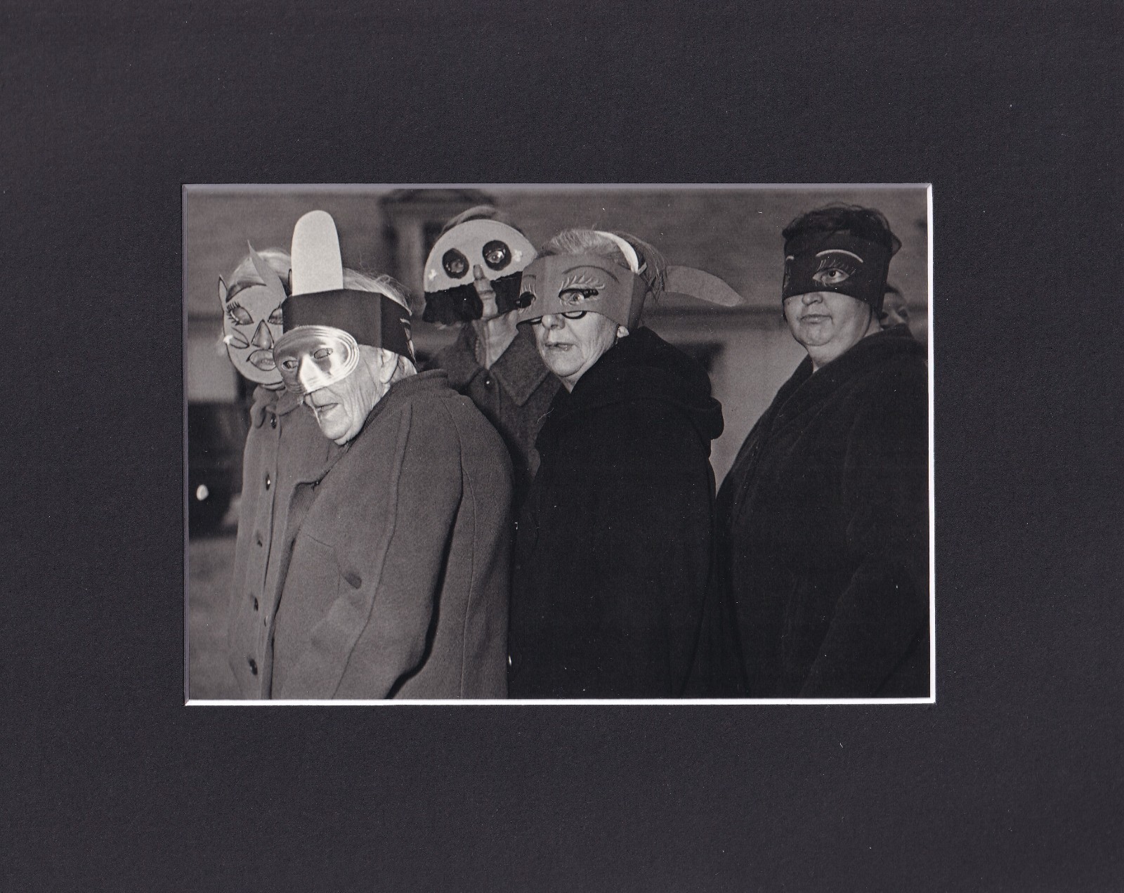 8X10 Matted Print Picture VTG Photo: Diane Arbus, Untitled 1970-71 8X10 Matted Print Picture VTG Photo: Diane Arbus, Untitled 1970-71