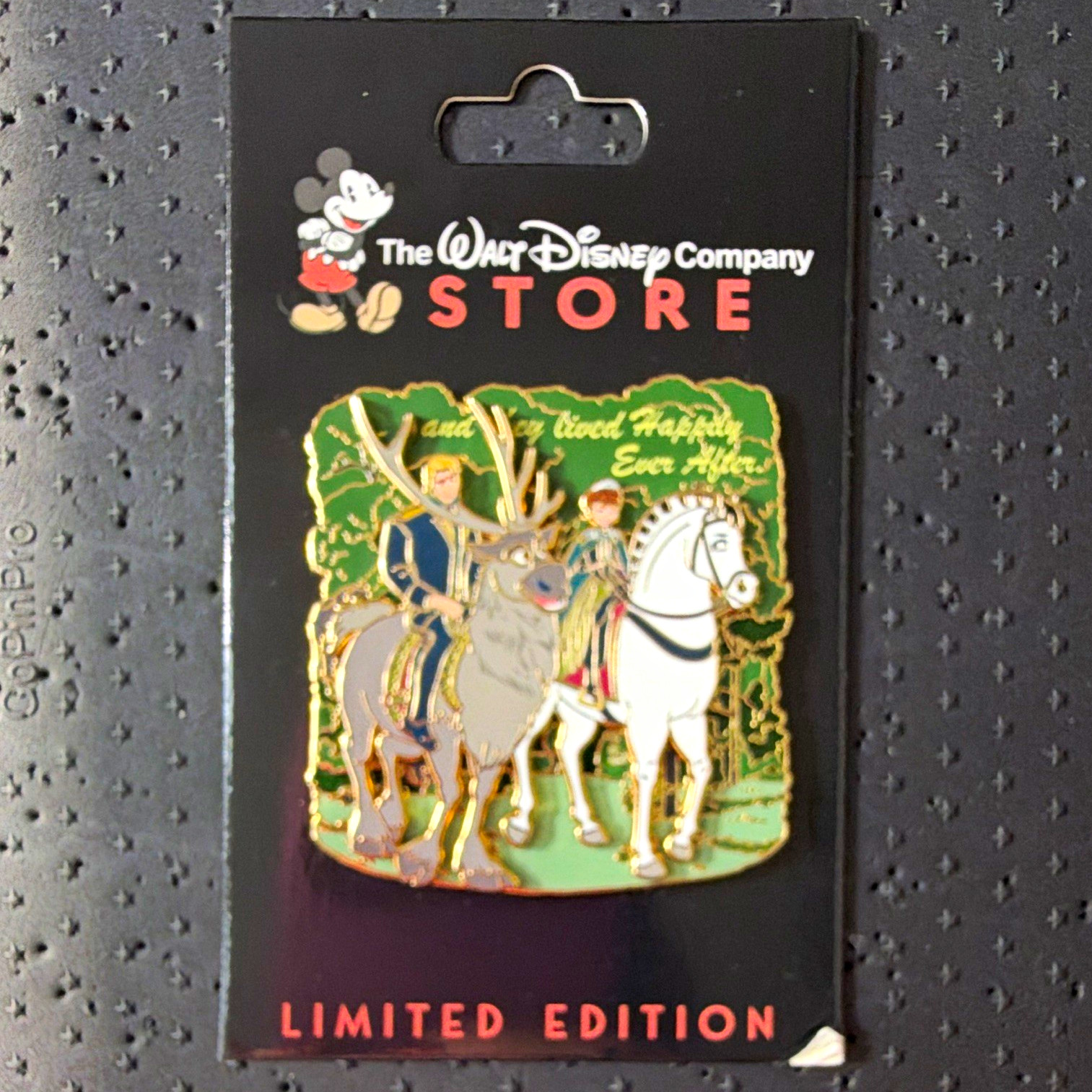 Disney 2025 DEC Happily Ever After Horse Frozen Anna Kristof LE 300 Pin