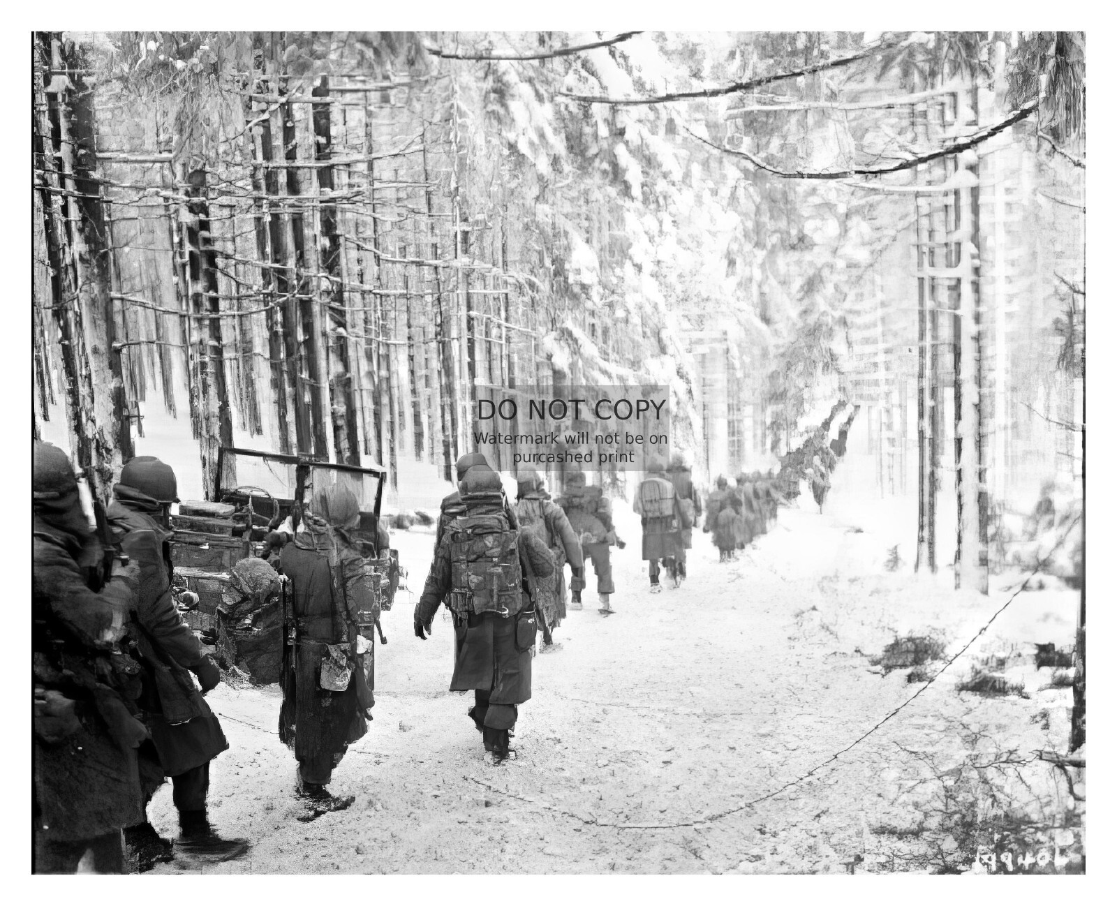 US SOLDIERS AT THE BATTLE OF THE BULGE ON SNOW COVERED ROAD WW2 WWII 8X10 PHOTO
