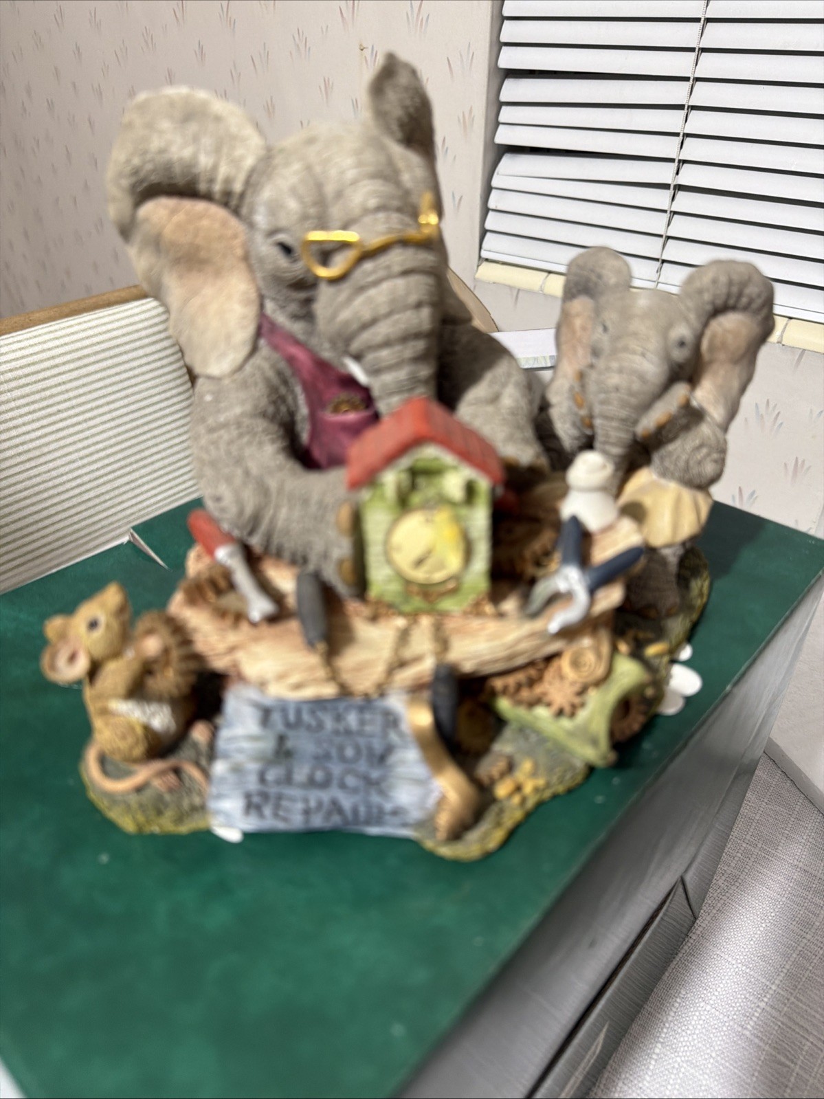 TUSKERS & SON ELEPHANT FIGURINE TIME FOR REPAIR #90415 PAW PRINTS RESIN RARE