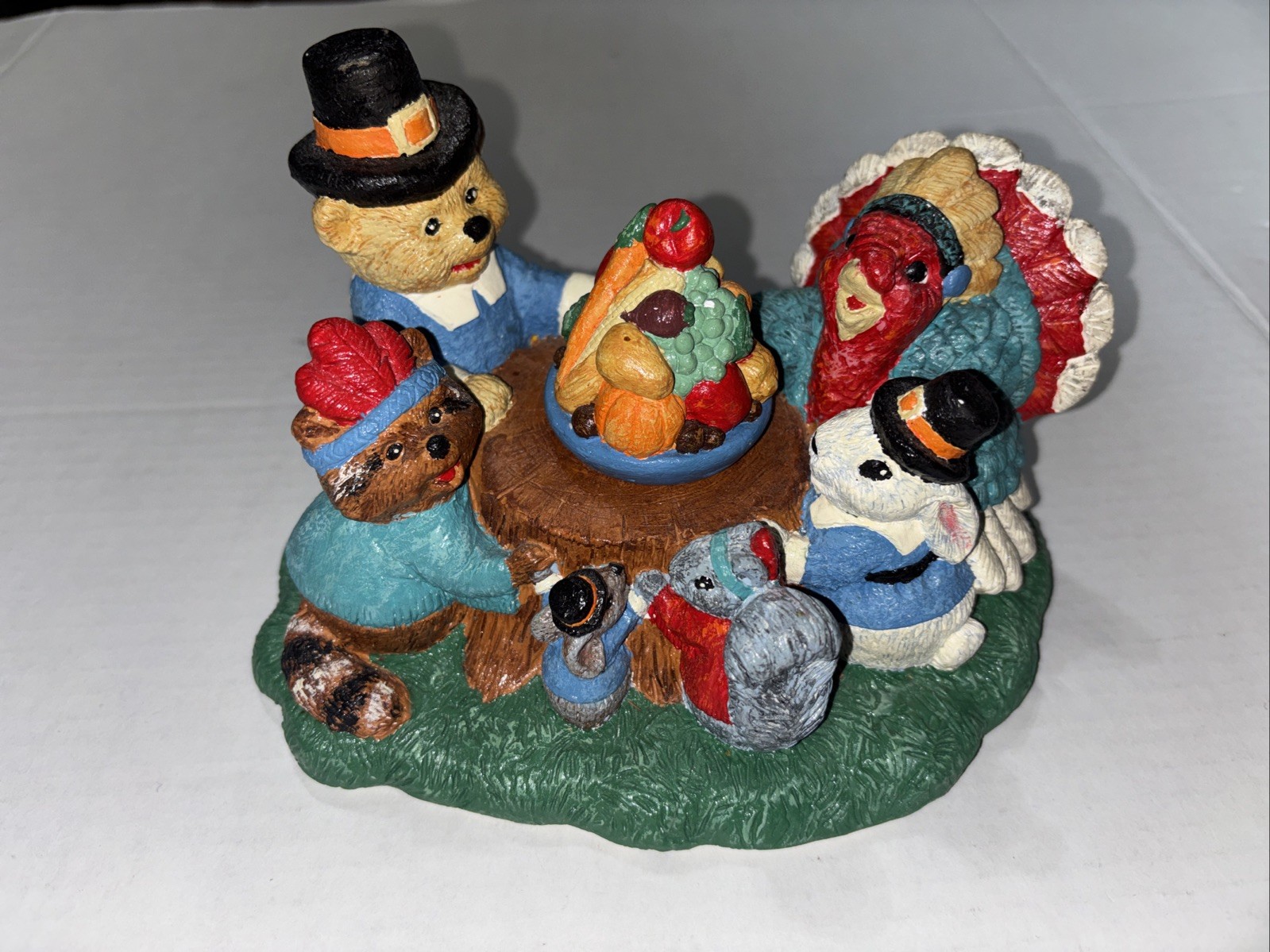 Vintage Thanksgiving Center Piece With Animals Very Beautiful 