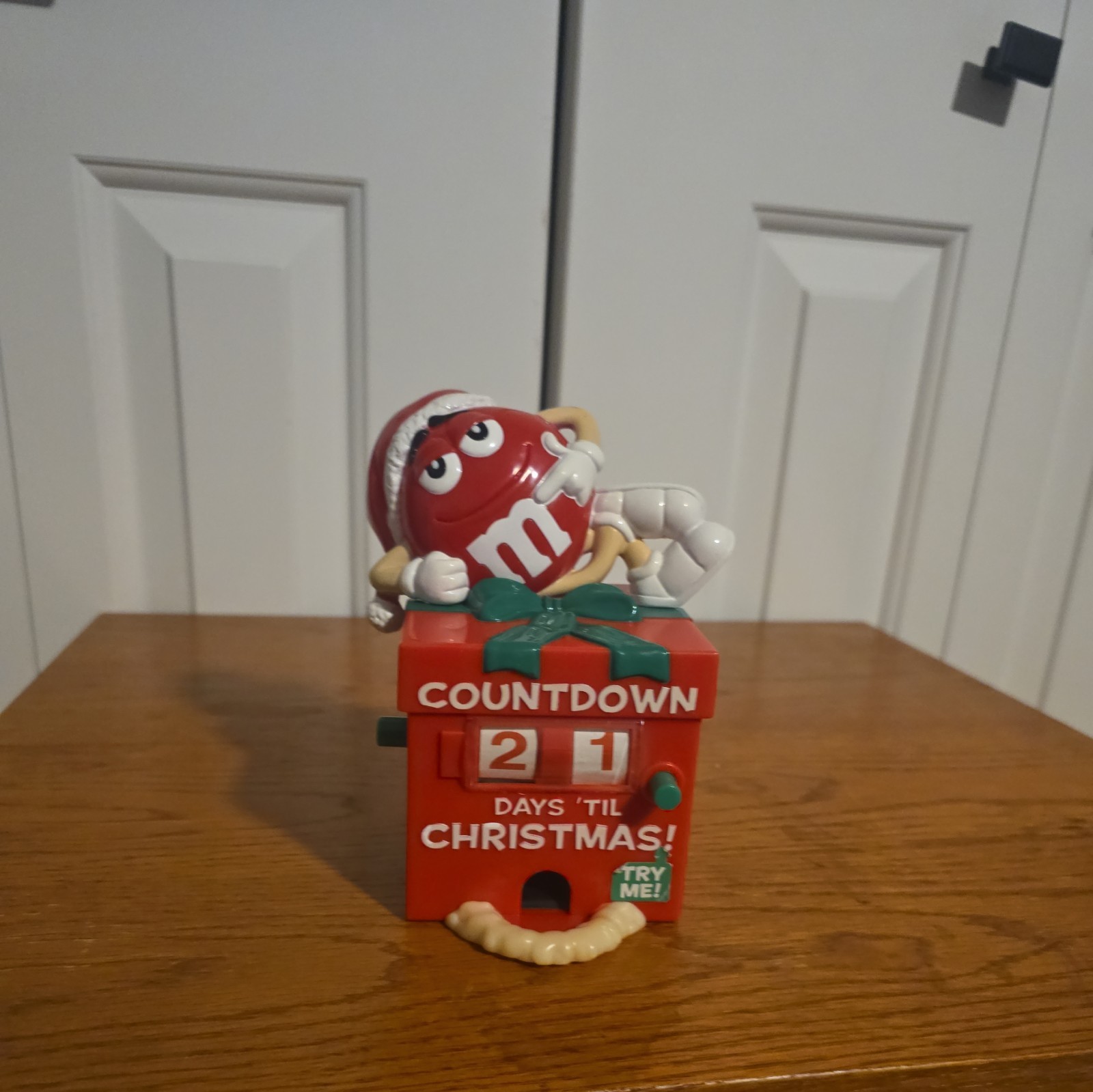 Vtg. M&M\'s Countdown To Christmas mechanical CALENDAR CANDY DISPENSER Mr. RED 6” Vtg. M&M\'s Countdown To Christmas mechanical CALENDAR CANDY DISPENSER Mr. RED 6”