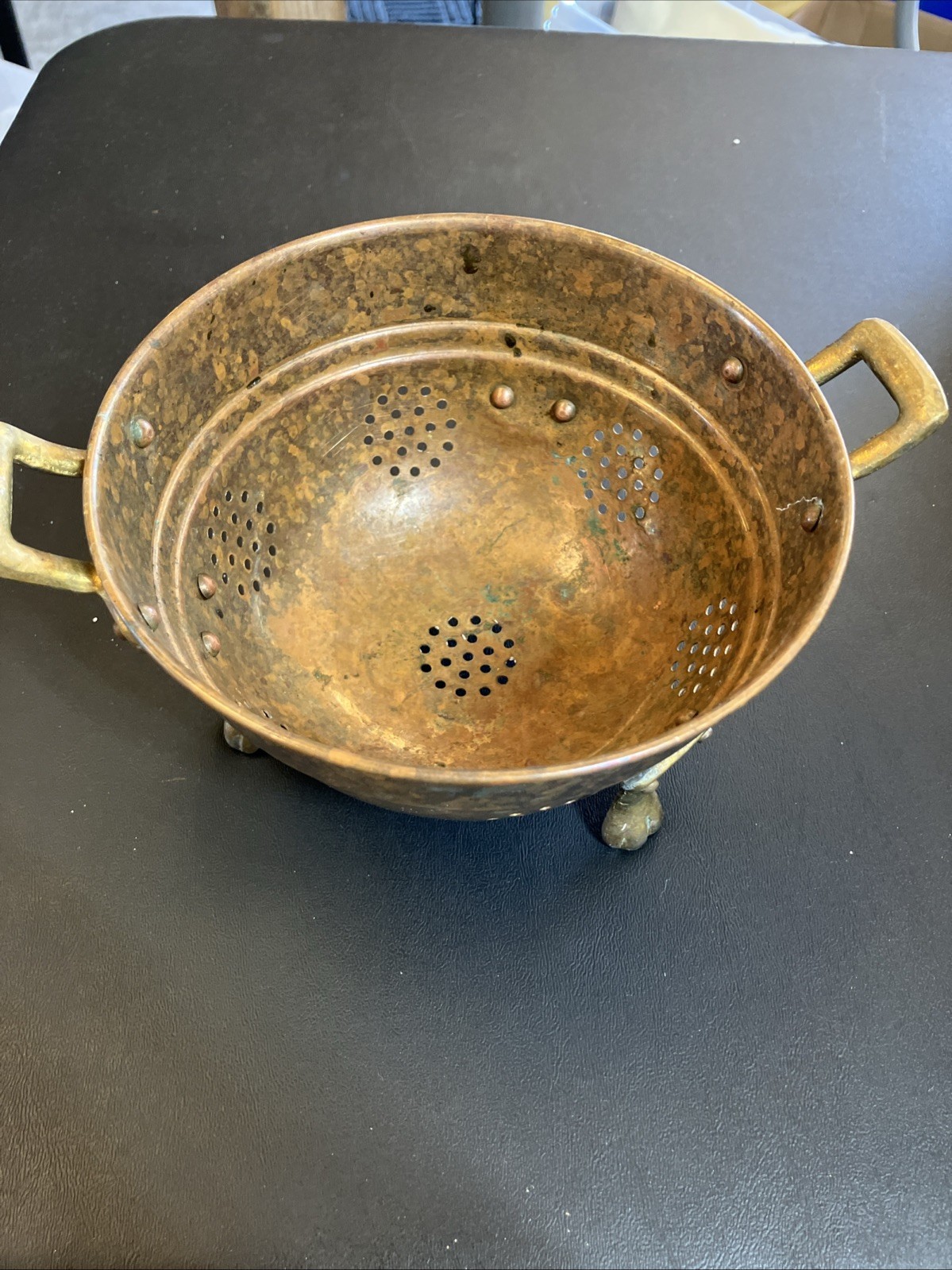EUC-Vintage Claw Footed Small 6” Copper Colander Strainer w Brass Feet & Handles
