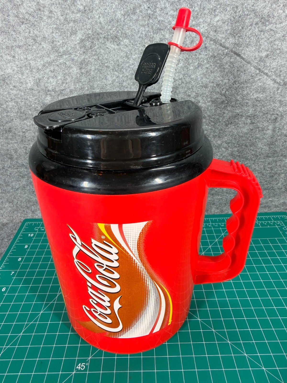 Vintage Coca Cola Betras USA Insulated Mug Drink With Straw Cup Lid CRACKED