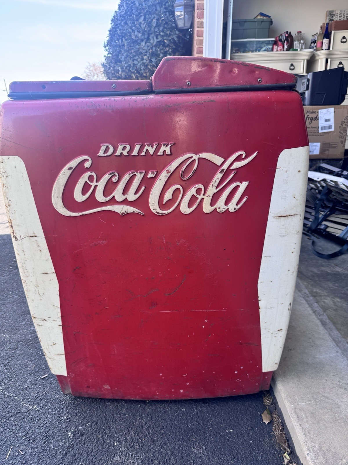 Coca-Cola Vintage Red White Cooler Soda Theme Westinghouse YFS1045 WH-221 Coca-Cola Vintage Red White Cooler Soda Theme Westinghouse YFS1045 WH-221