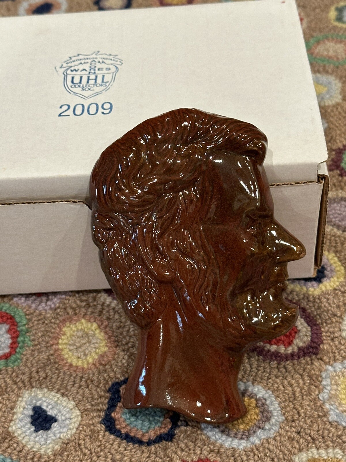 UHL POTTERY SOCIETY ABRAHAM LINCOLN BUST WALL PLAQUE  2009 COMMEMORATIVE BOX