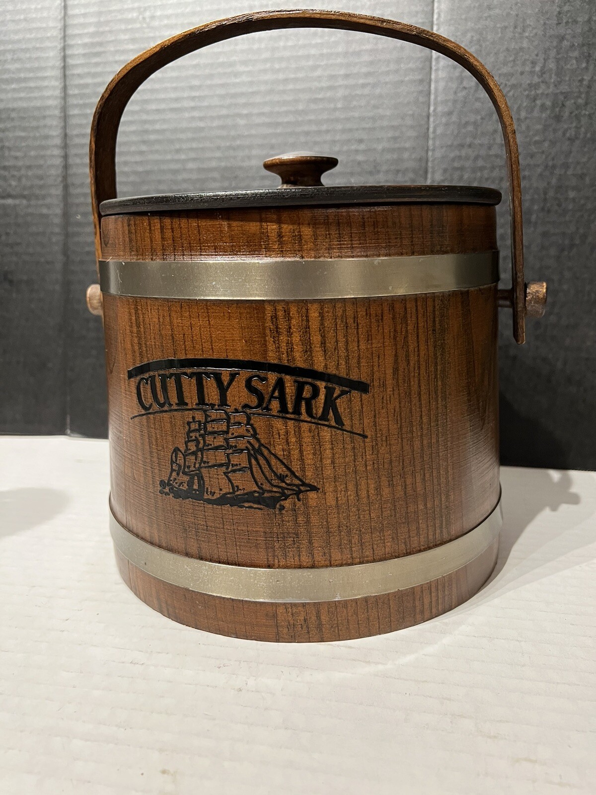 Nice RARE CUTTY SARK WHISKEY WOODEN FULL SIZE ICE BUCKET MCM Vintage Nautical
