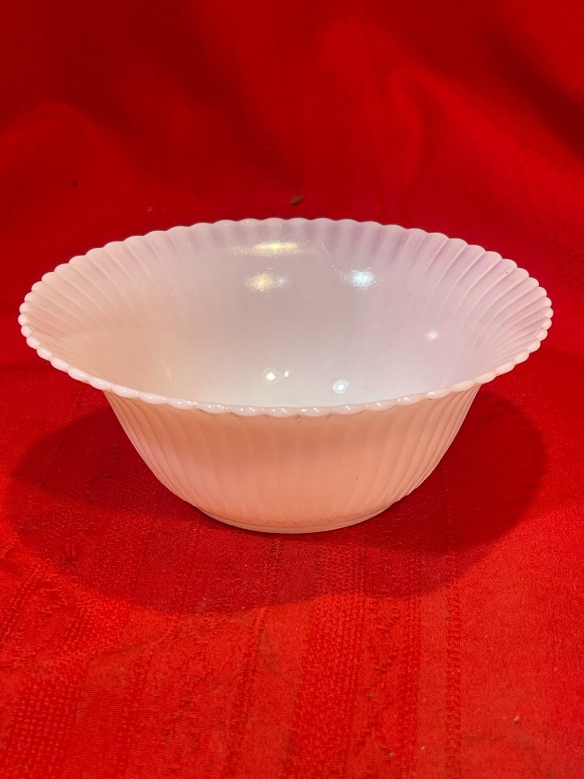 Vintage Macbeth Petalware Monax White Opalescent Lamp Shade Vintage Macbeth Petalware Monax White Opalescent Lamp Shade