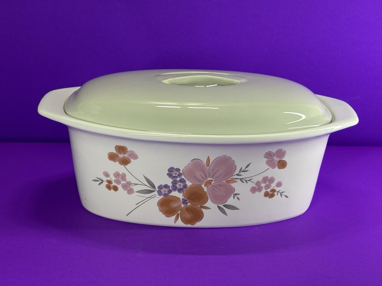Vintage 1985 Galleria Collection  Stonerware 2.4 Mtrs. Covered Casserole Dish 