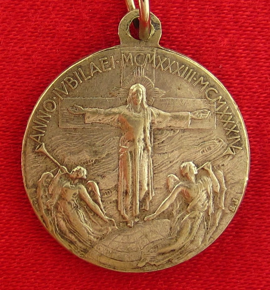 Vintage POPE PIUS XI Medal JESUS ANGELS JUBILEE YEAR 1933-1934 Catholic Pendant