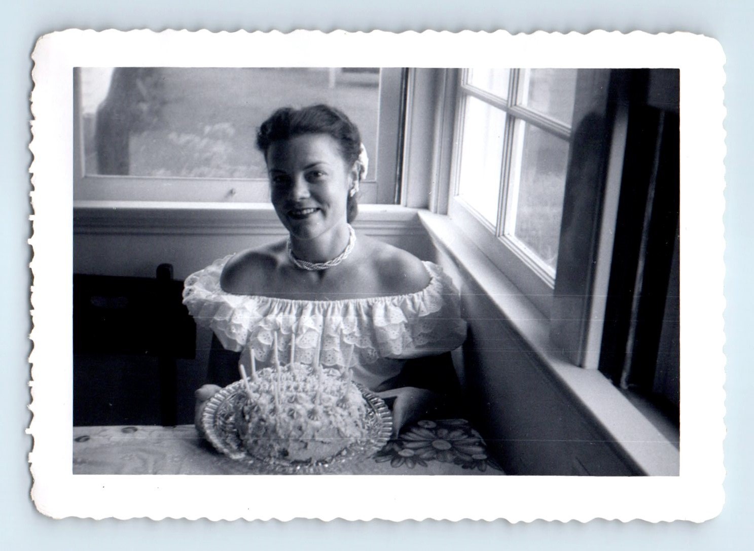 Old Vintage Photo SOLO PRETTY WOMAN CUTE SEXY DRESS BIRTHDAY CAKE FOUND SNAPSHOT