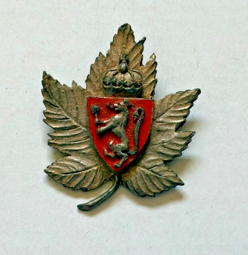 VINTAGE WWII CANADA UNITED KINGDOM SALVATION ARMY PIN UNIFORM BADGE 1940s