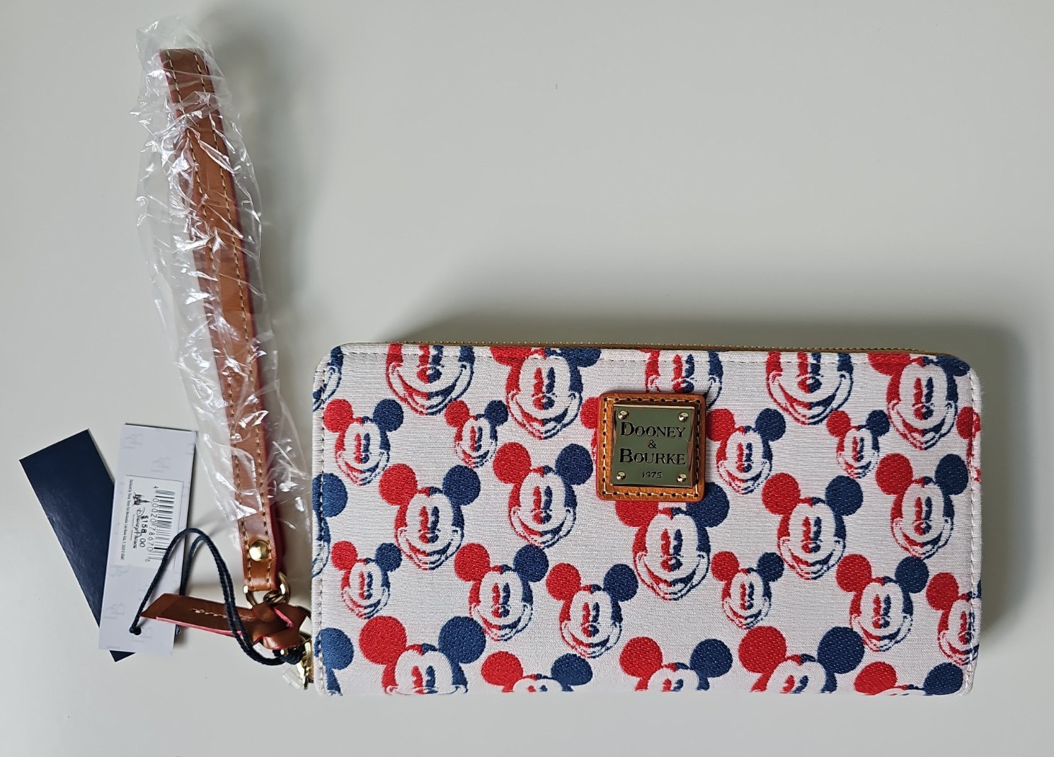 NWT DISNEY Dooney & Bourke Disney Mickey Mouse Americana Wallet Wristlet NWT DISNEY Dooney & Bourke Disney Mickey Mouse Americana Wallet Wristlet