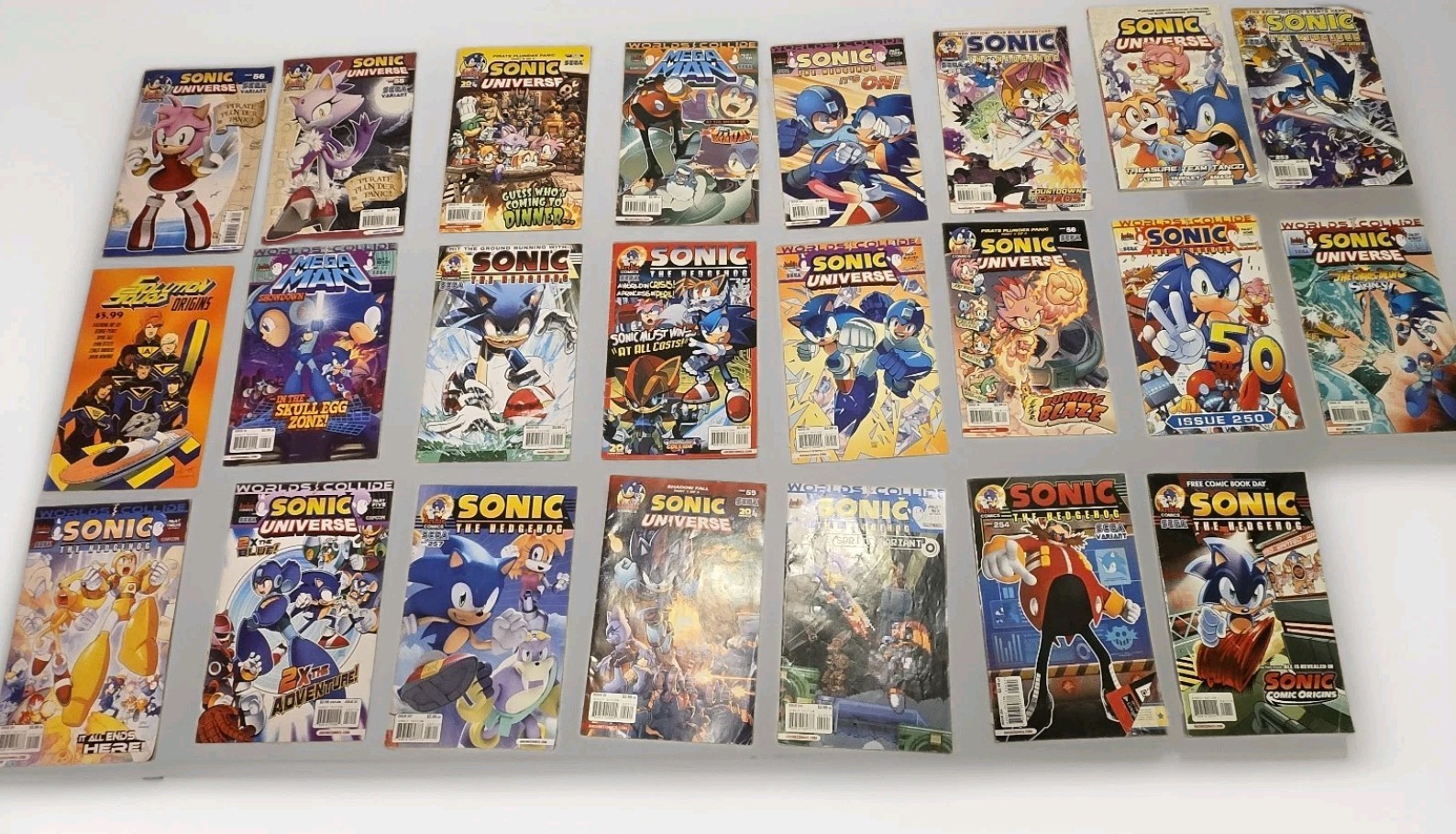 Archie Sonic the Hedgehog Sonic Universe Mega Man Worlds Collide 23 Comic Lot